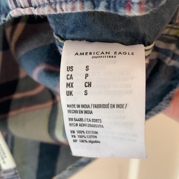 American Eagle short sleeved plaid shirt. - Picture 5 of 6